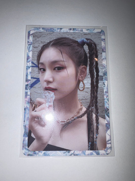 Yeji IT'z Icy Album Card