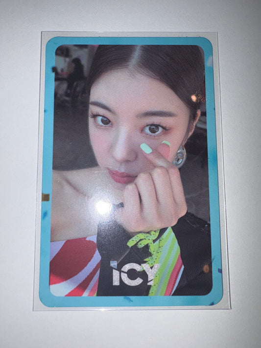 Lia IT'z Icy Album Card
