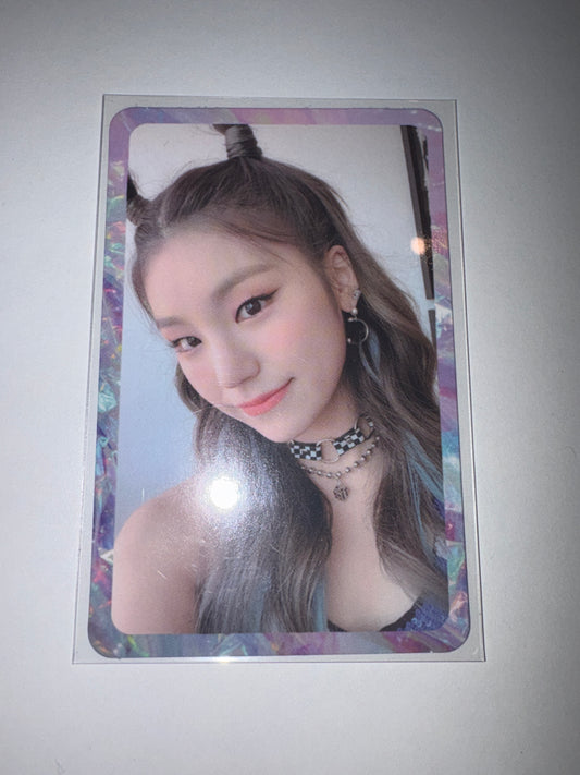 Yeji IT'z Icy Album Card
