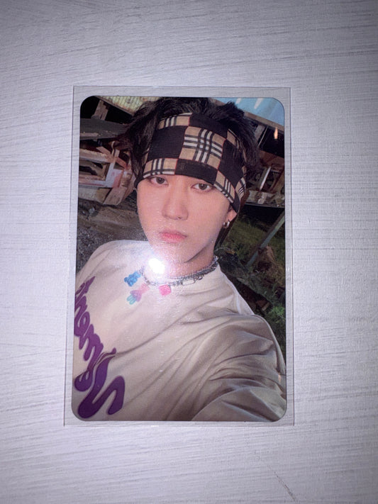 Changbin No Easy Album Card