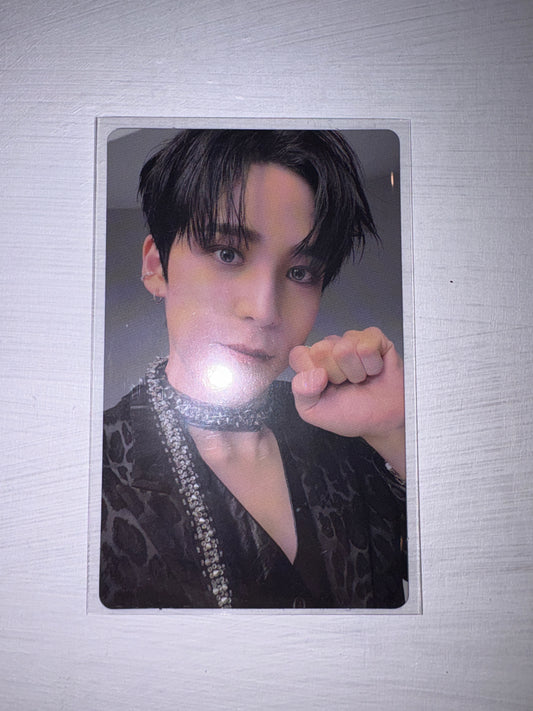 Yunho The World: Ep Paradigm Album Card