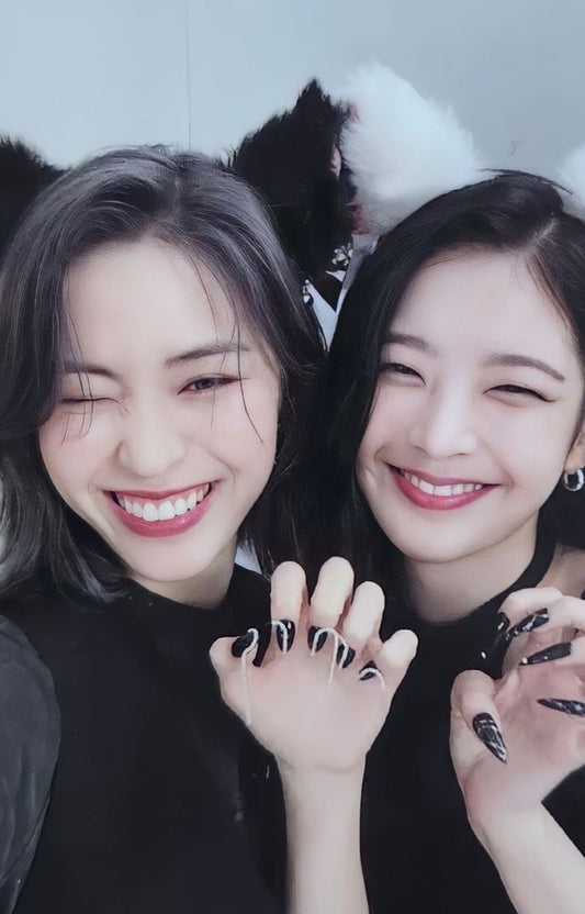 Unit Ryujin and Lia Cheshire Standard Edition Kpop Kardz