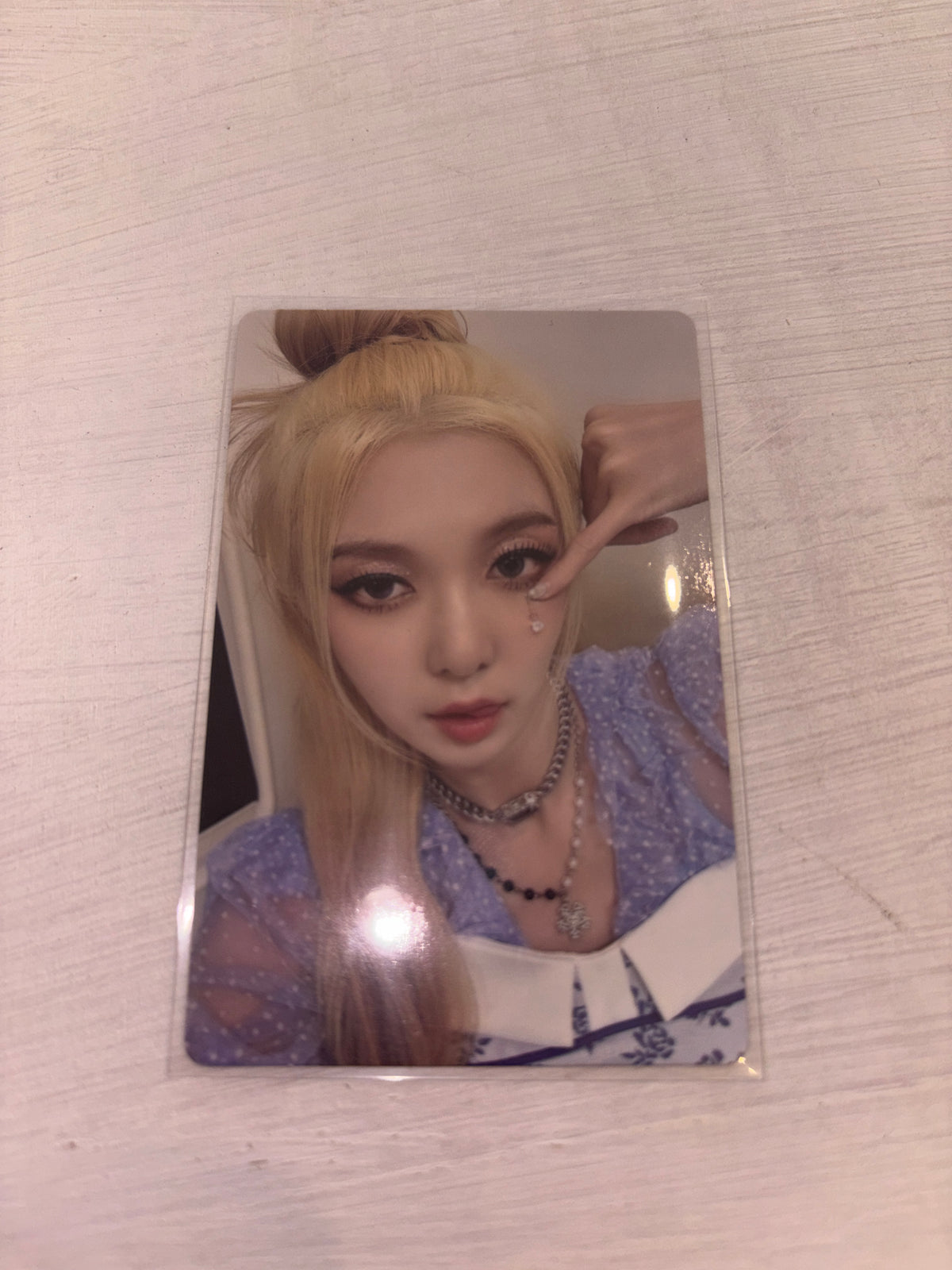 Dreamcatcher: Dami Apocolypse: Follow Us Album Card Kpop Kardz