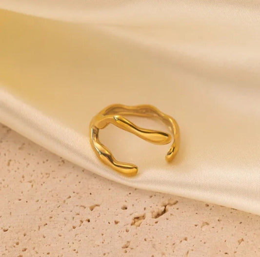 Wavy Gold Ring