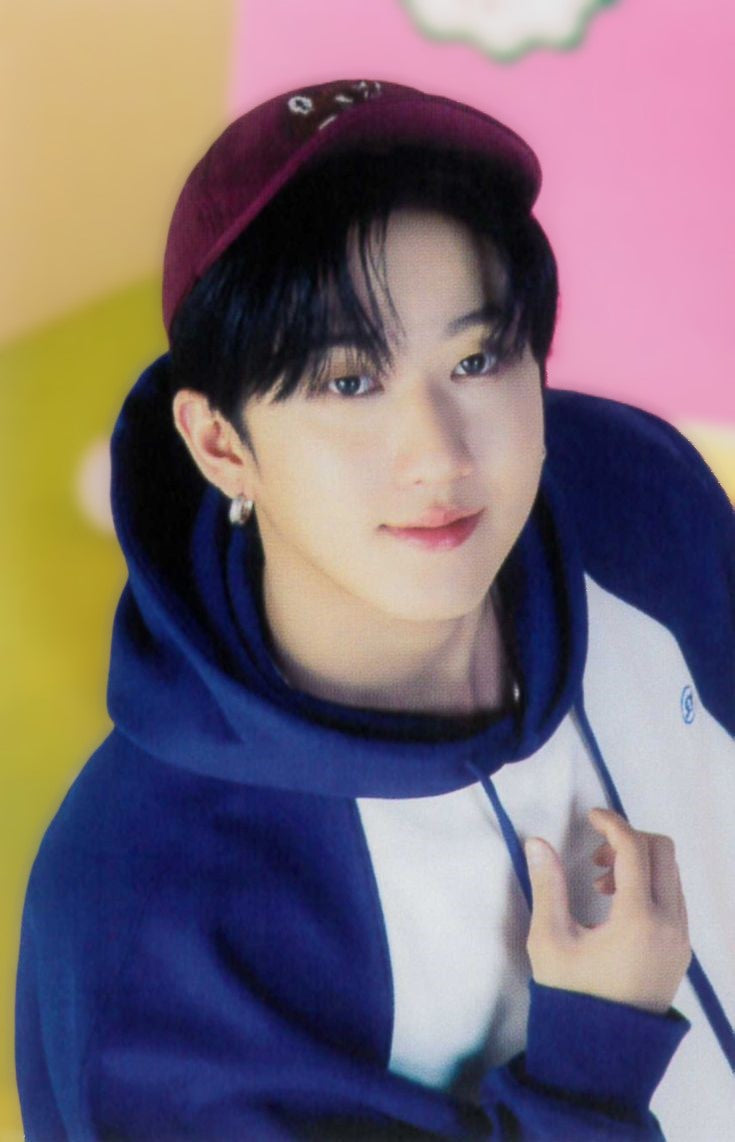 Changbin Mini World 2023 Season's Greetings